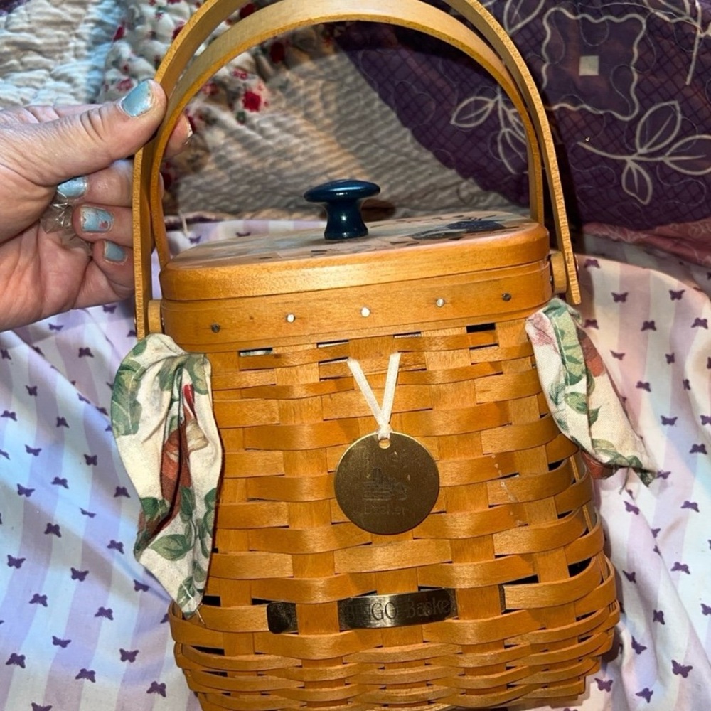 Longaberger 2002 Basket Bingo Basket with liner, insert and lid
